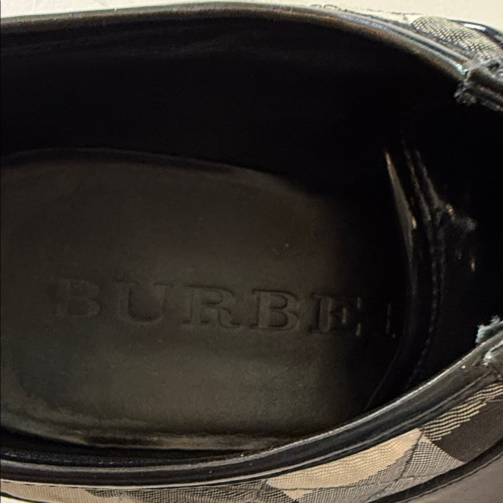 Burberry Black and White Sneakers - Picture 6 of 9